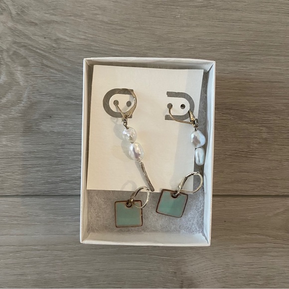 Earring Set - Picture 2 of 3